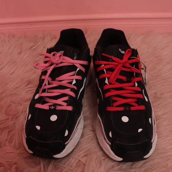 Adidas Hello Kitty Astir Sneakers - Picture 3 of 6